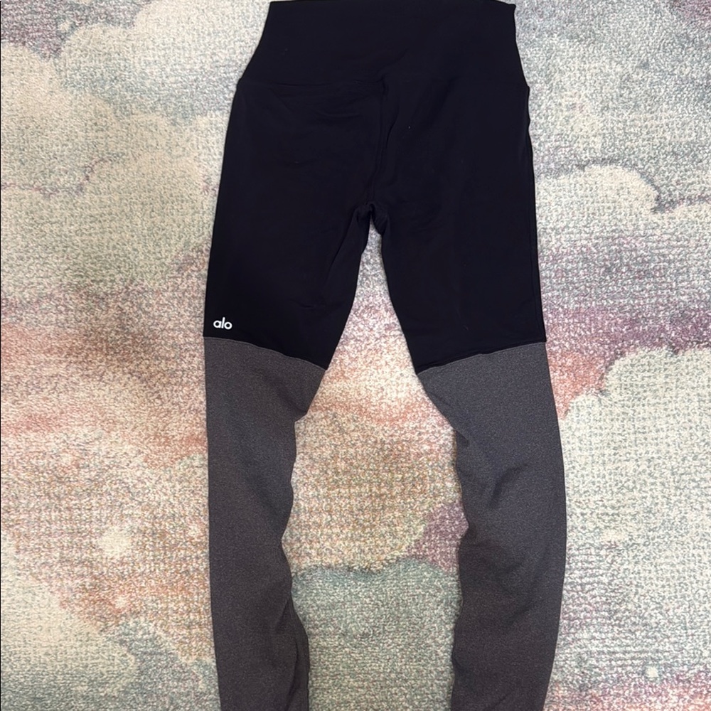 ALO Yoga Colorblock Black and Gray Leggings